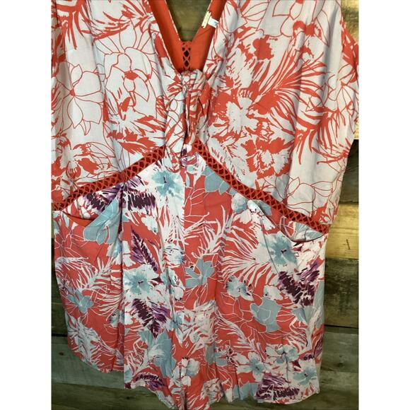 Free People Women’s Short Romper Size Small White/ Coral - Picture 4 of 6